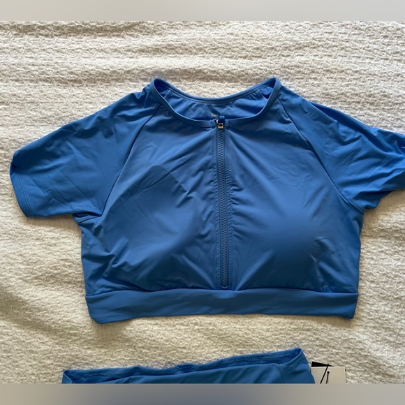 SOLD | Knix Short Sleeved Swim Top | XL - Picture 2 of 3